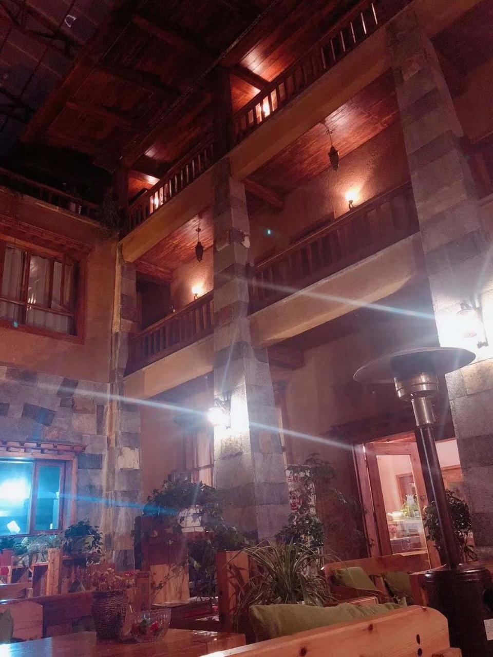 Tseten Wangmo Resort Shangri-La Exterior photo